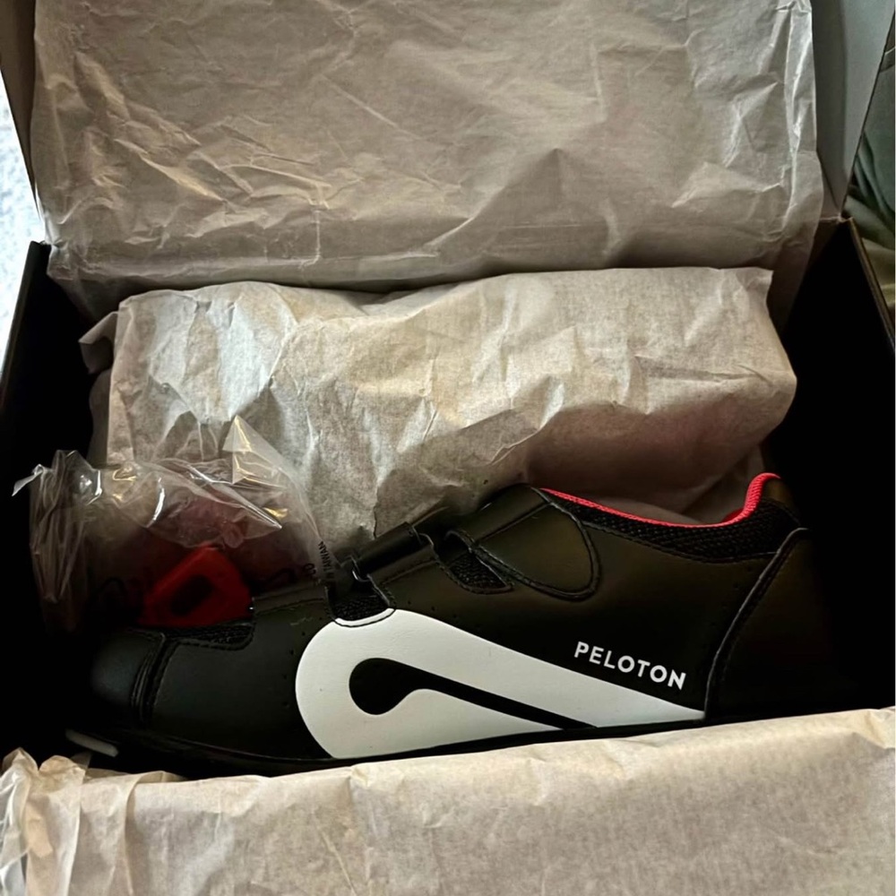 New in box womens Peloton cycling shoes (size 9)